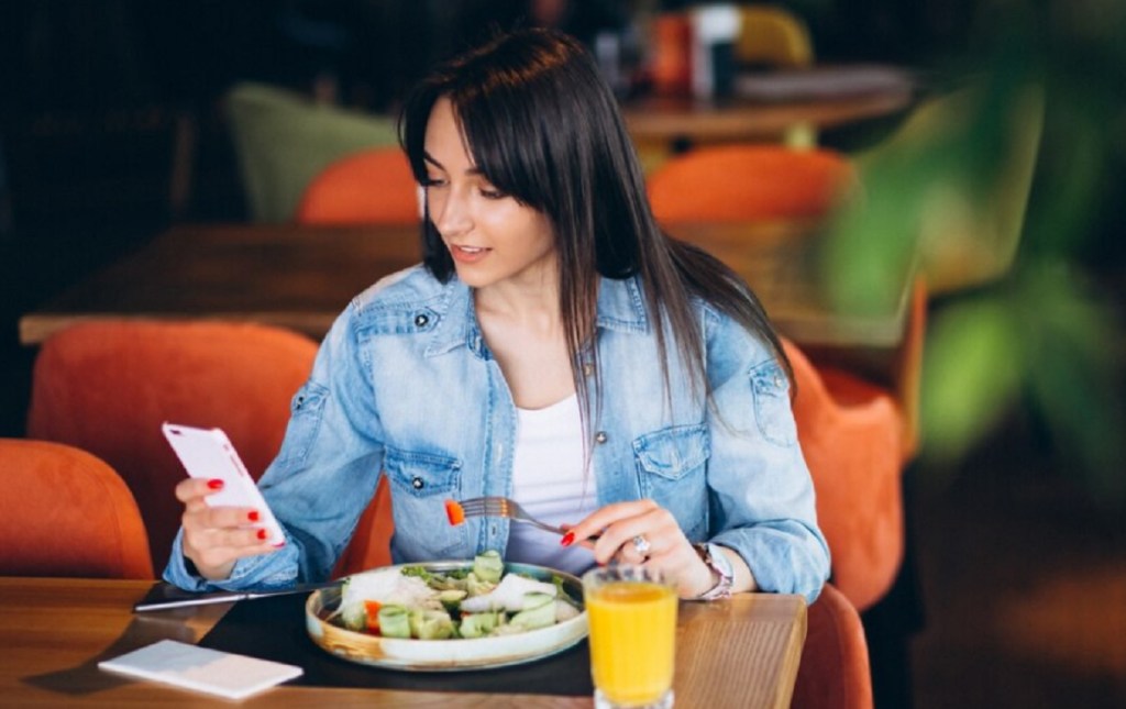 3 Zodiak Tak Masalah Makan Sendirian di Restoran, Aries Nomor&nbsp;1