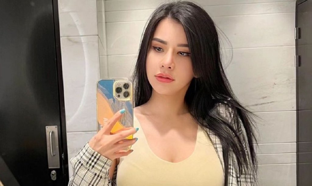 Gaya OOTD All Black Maria Vania Nyebrang di&nbsp;Jepang