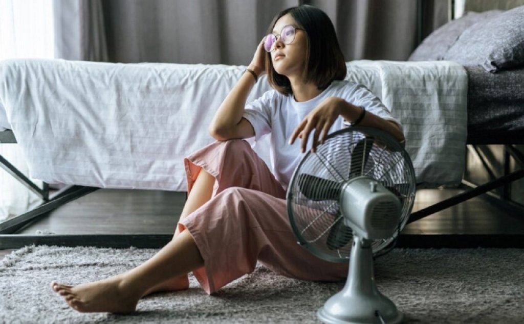 Tips Berbusana yang Tepat saat Heatwave&nbsp;Melanda
