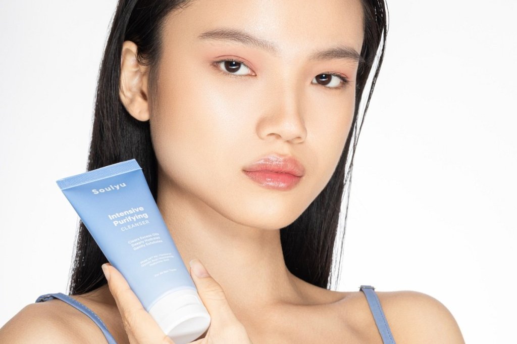 3 Manfaat Face Wash yang Bisa Eksfoliasi, Salah Satunya Mampu Ratakan Warna&nbsp;Kulit
